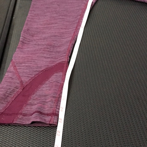 ⭐️2 for 35⭐️ Lululemon crop capris - Picture 6 of 11